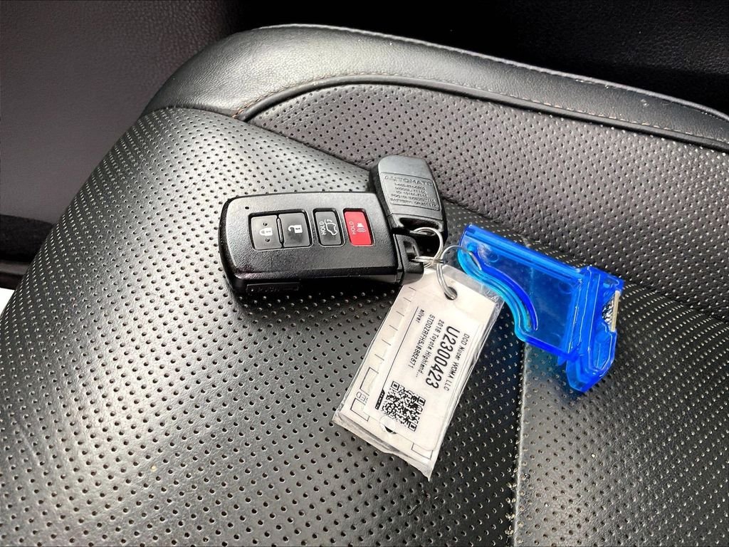 Used 2018 Silver Toyota Limited image 31