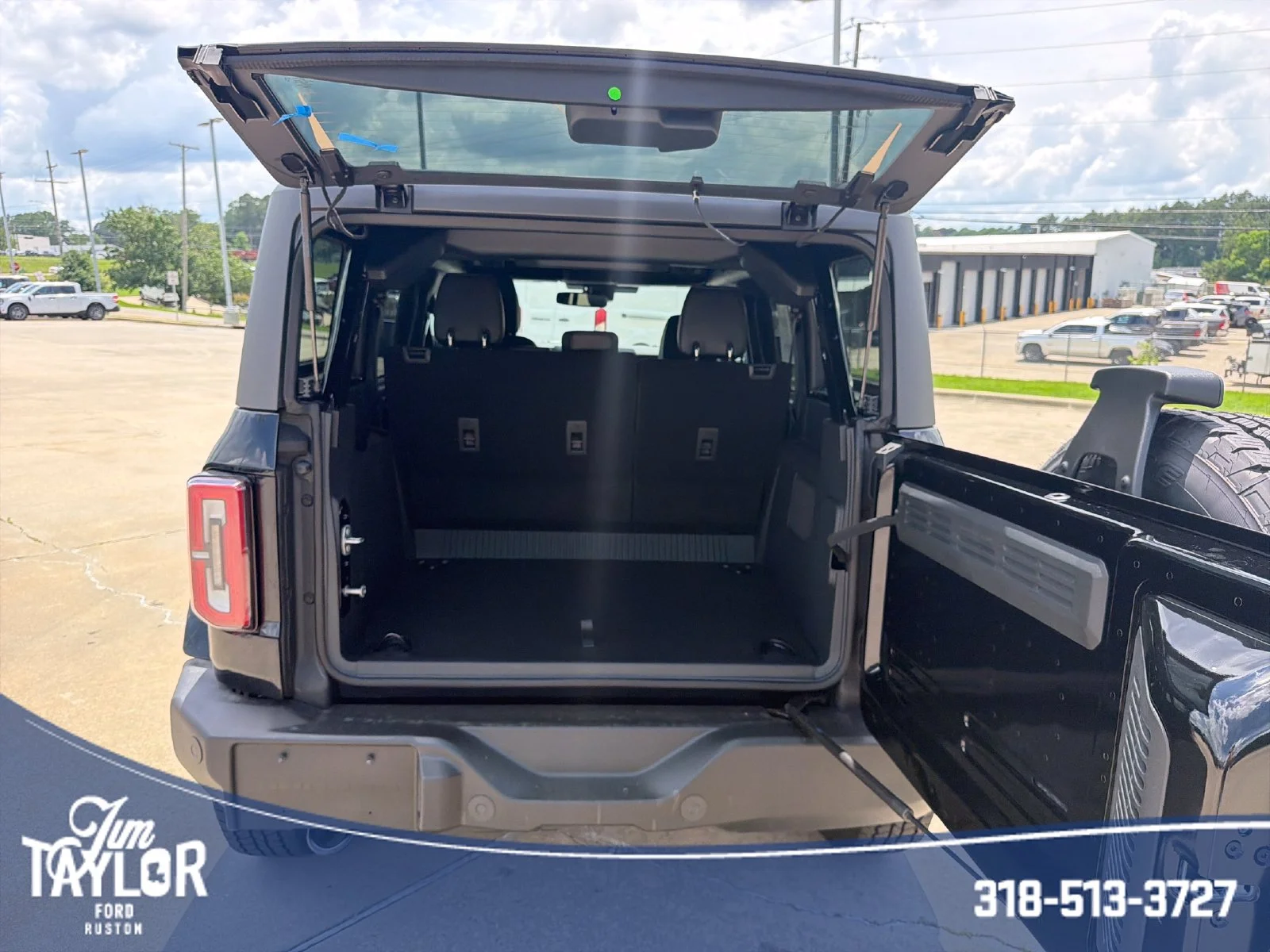New 2026 Shadow Black Ford Outer Banks® image 27