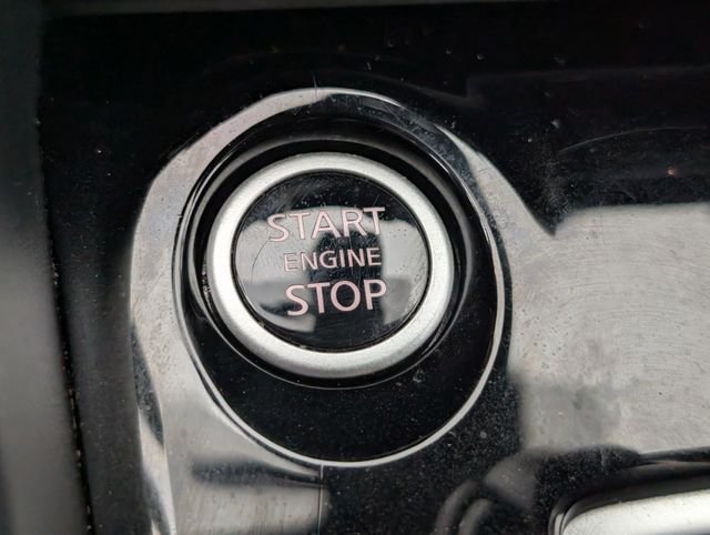 Used 2025 Black Nissan 1.6 SV image 22