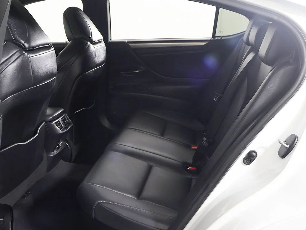 Used 2023 White Lexus 300h image 28