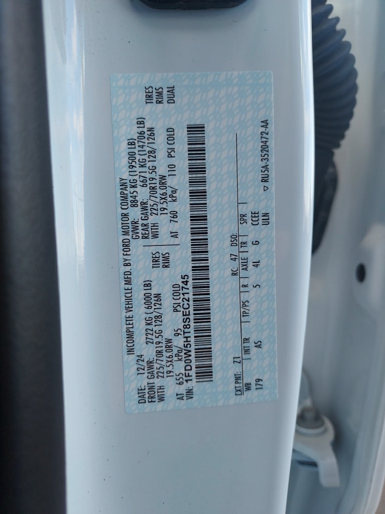 2025 Ford F-550 Super Duty Chassis Cab XL - Photo 22