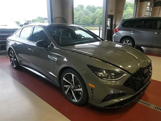 Used 2022 Gray Hyundai SEL Plus image 2