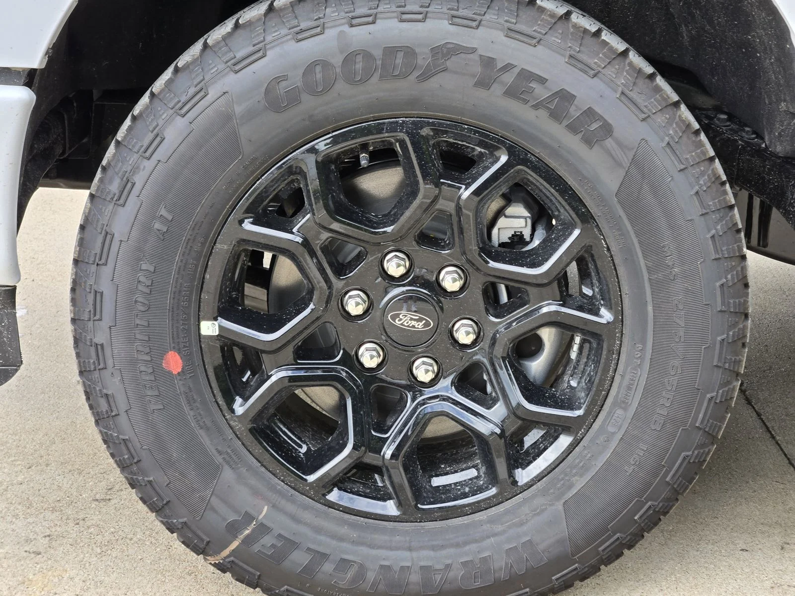 New 2026 Oxford White Ford XLT image 7