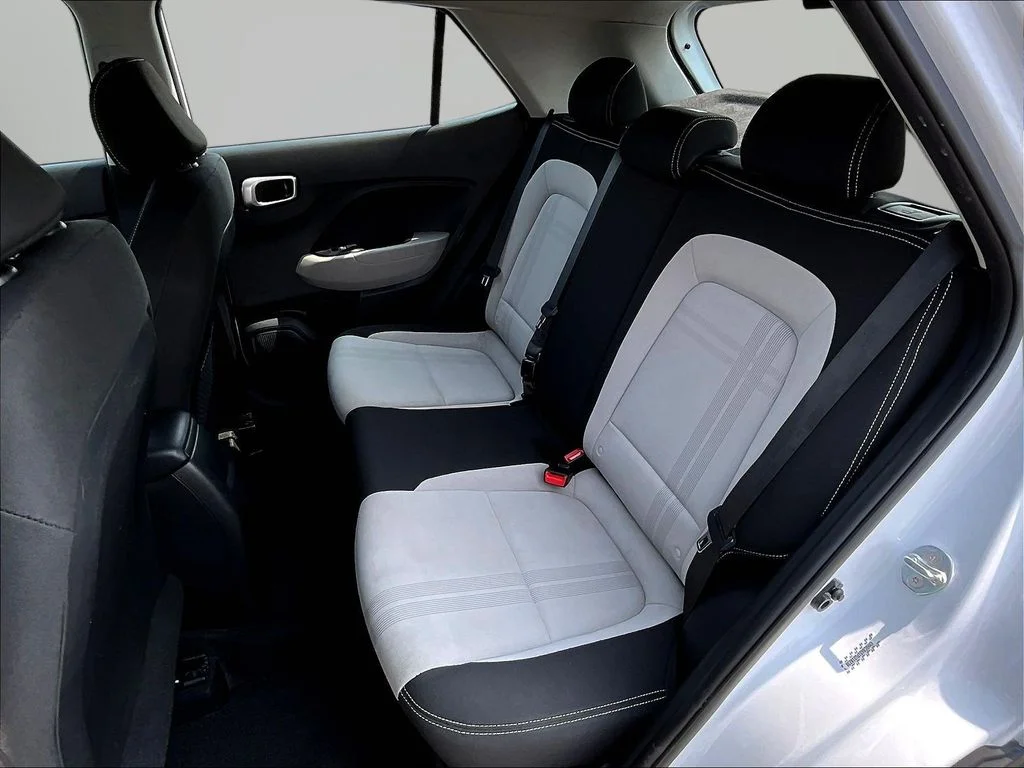 Used 2023 White Hyundai SEL image 21