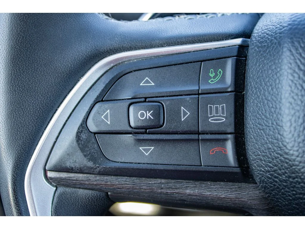 Used 2024 Silver Zynith Jeep Limited image 41