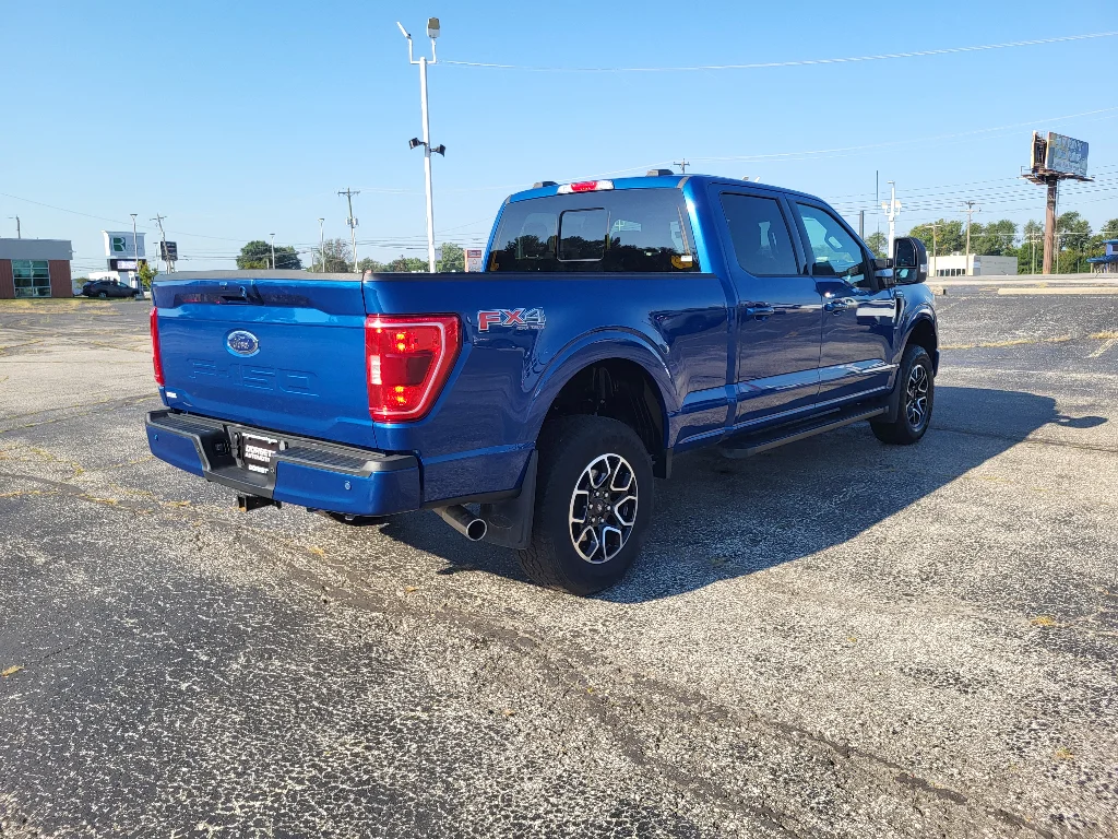 Used 2023 Atlas Blue Metallic Ford XLT image 6
