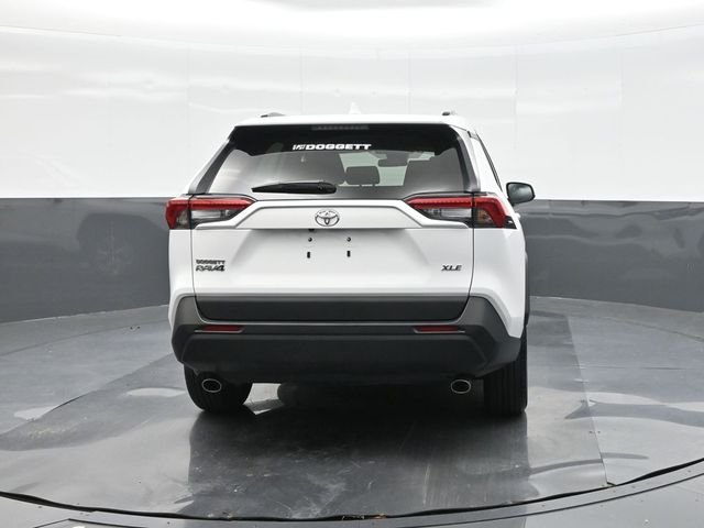 Used 2025 White Toyota XLE image 11