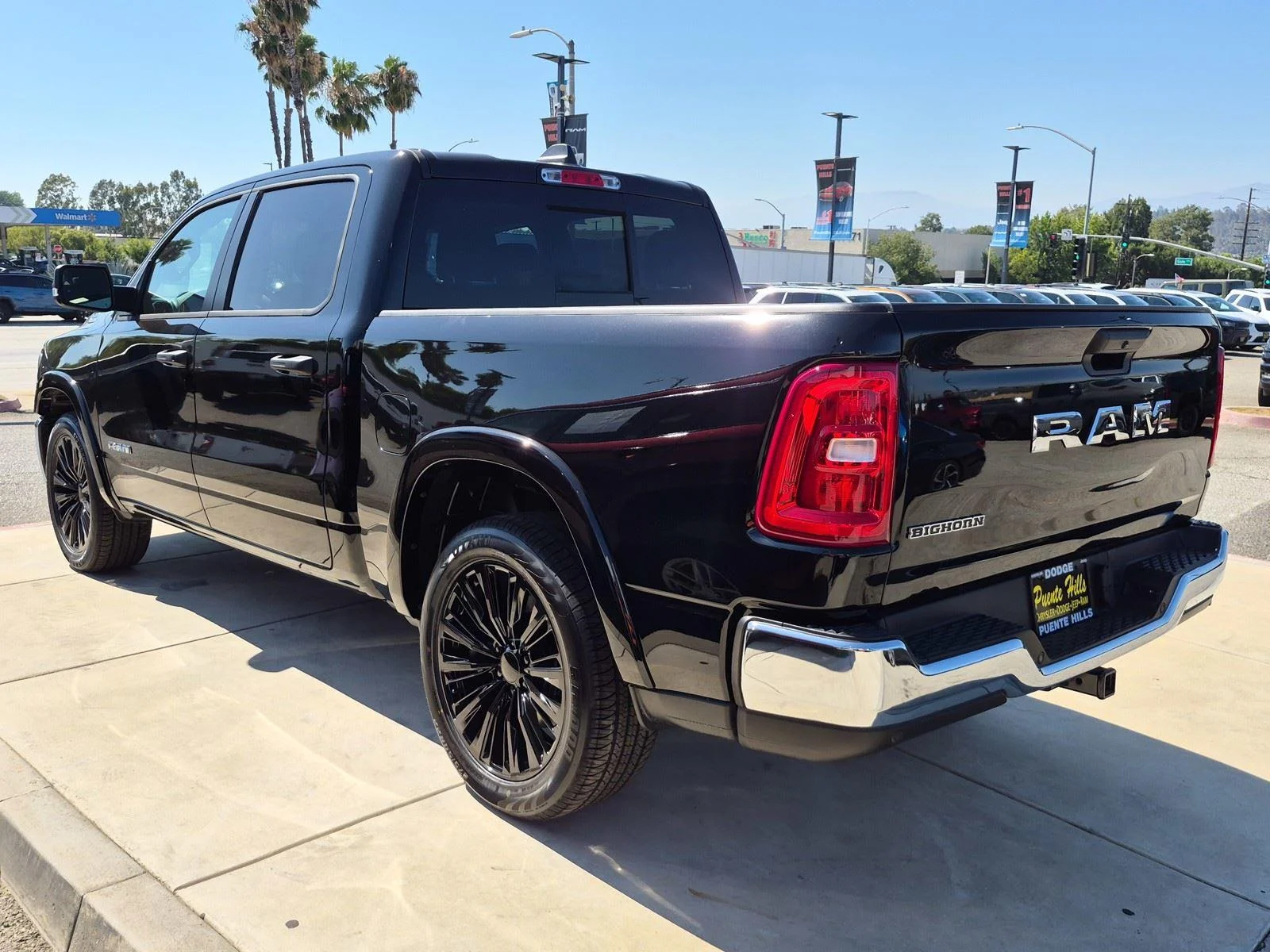 New 2026 Diamond Black Crystal Pearl-Coat Exterior Paint RAM Big Horn image 4