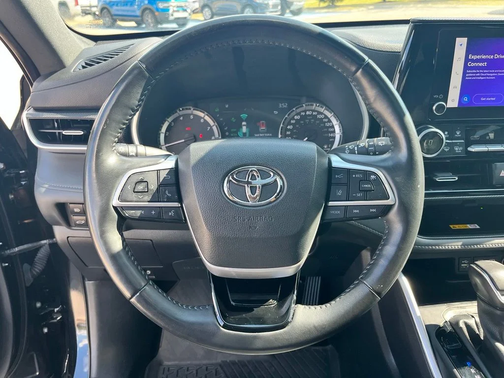 Used 2023 Black Toyota L image 16