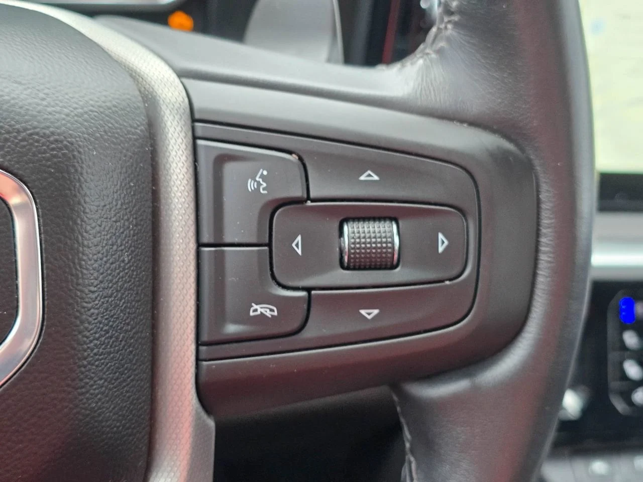 Used 2023 Onyx Black GMC Denali image 21