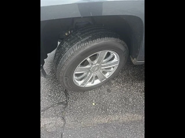 Used 2018 Gray Chevrolet High Country image 27