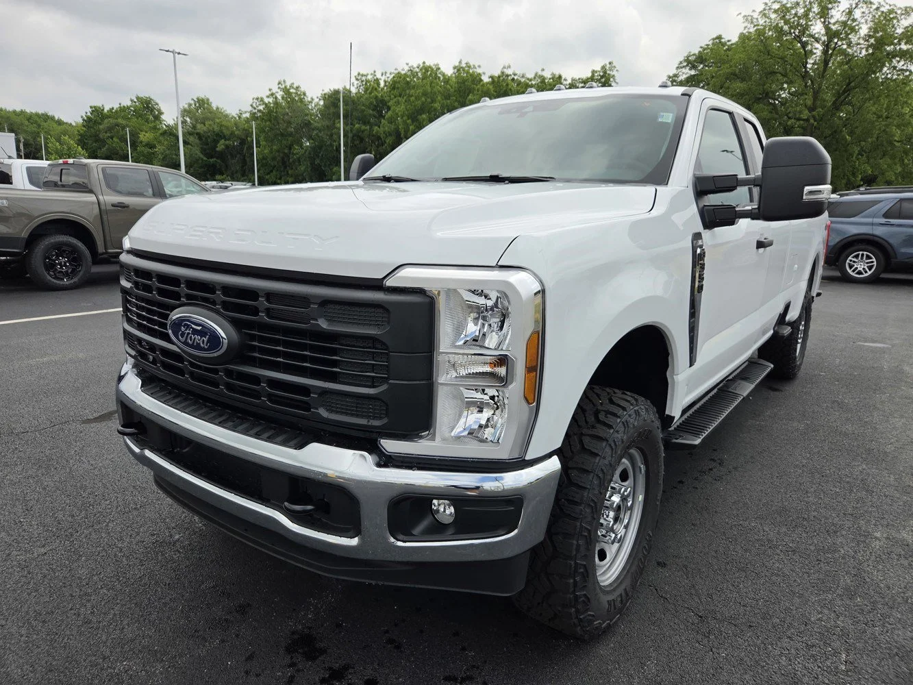 New 2026 Oxford White Ford XL image 3