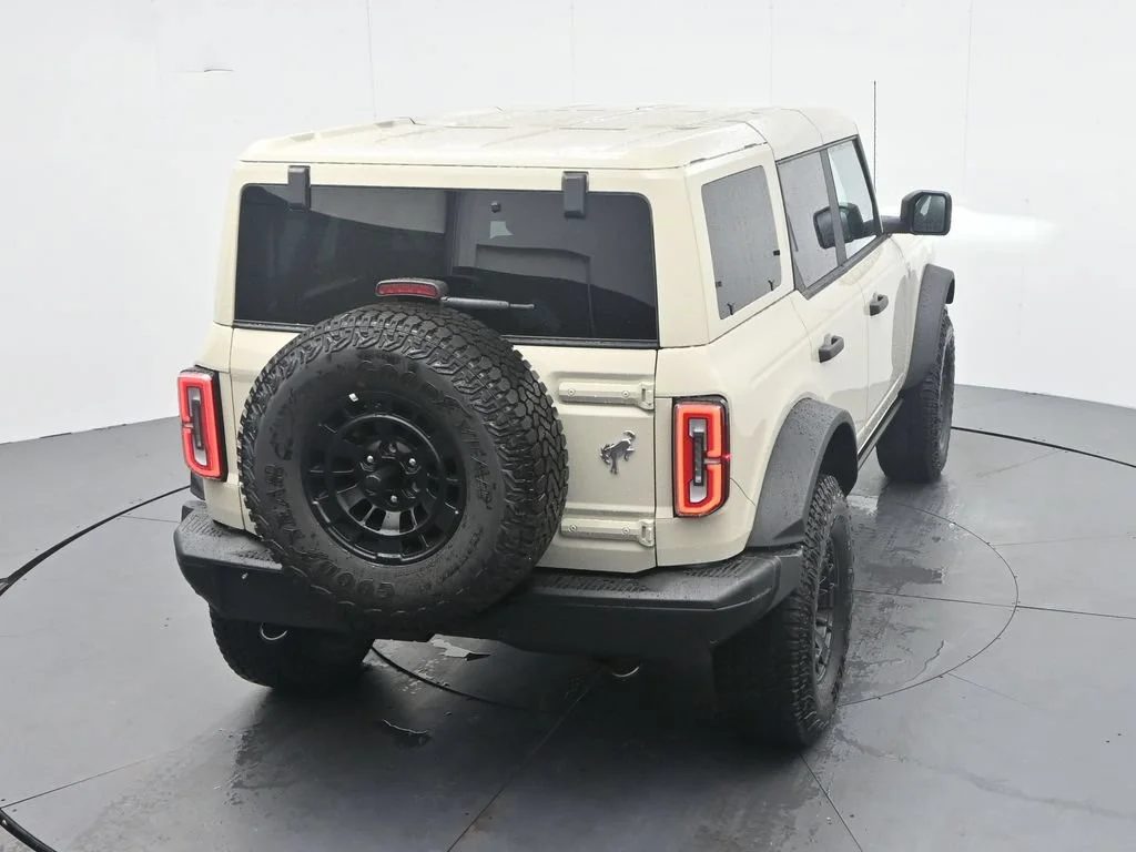 New 2026 Desert Sand Ford Badlands® image 47