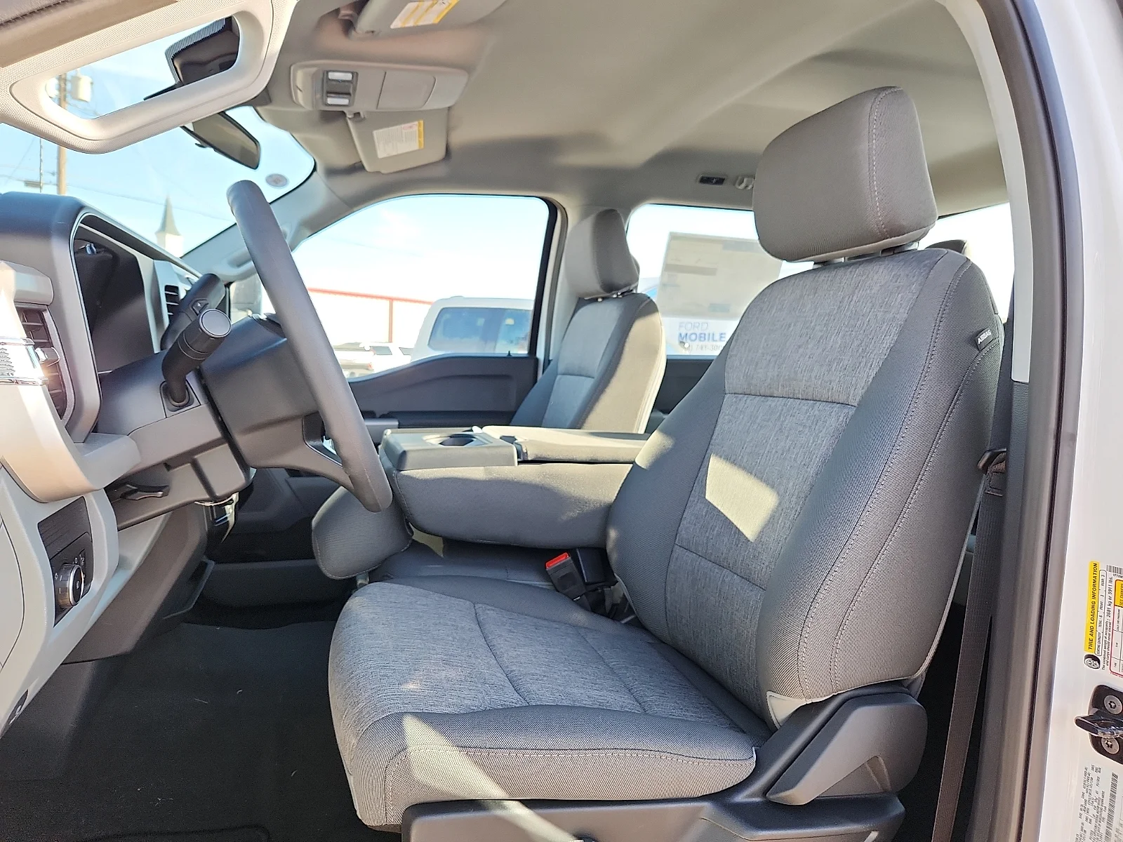 New 2027 Oxford White Ford XL image 17