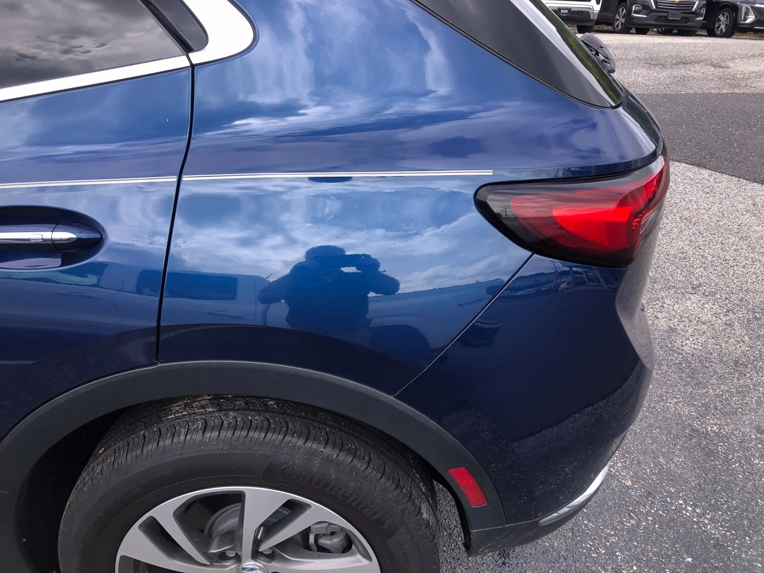 Used 2023 SAPPHIRE METALLIC Buick Essence image 16