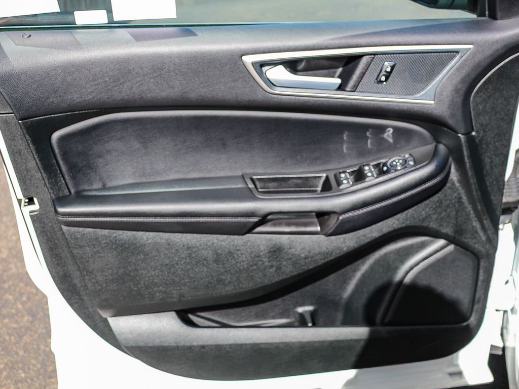 Used 2023 White Ford SEL image 23