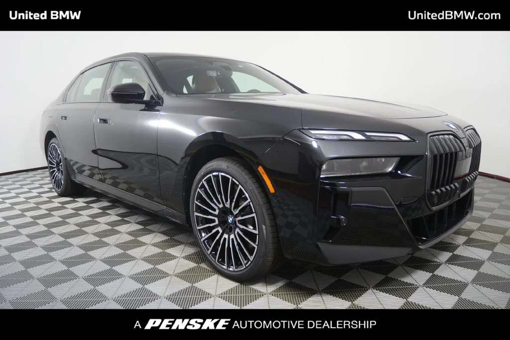 New 2026 Black Sapphire Metallic BMW 740i image 2