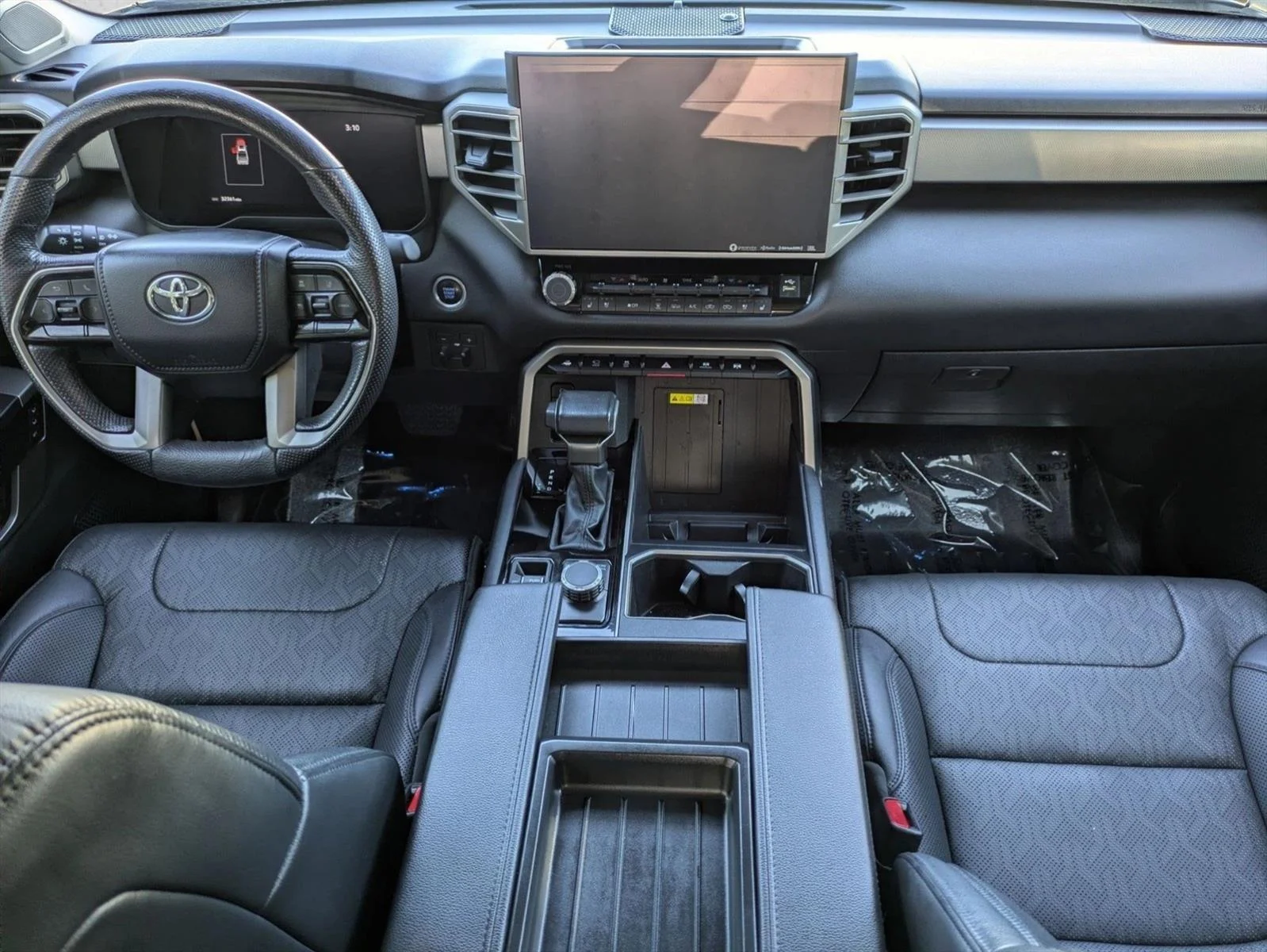 2024 Toyota Tundra Limited - Photo 16
