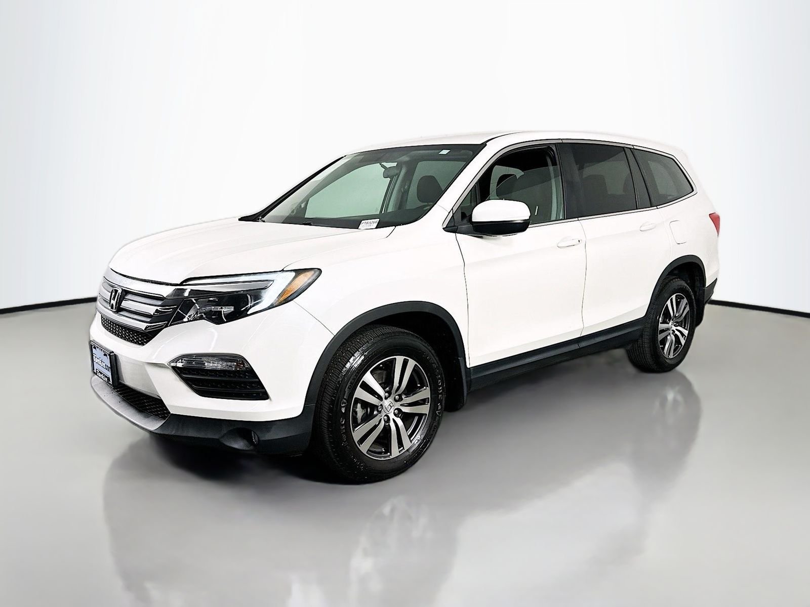 Used 2018 White Diamond Pearl Honda EX image 3