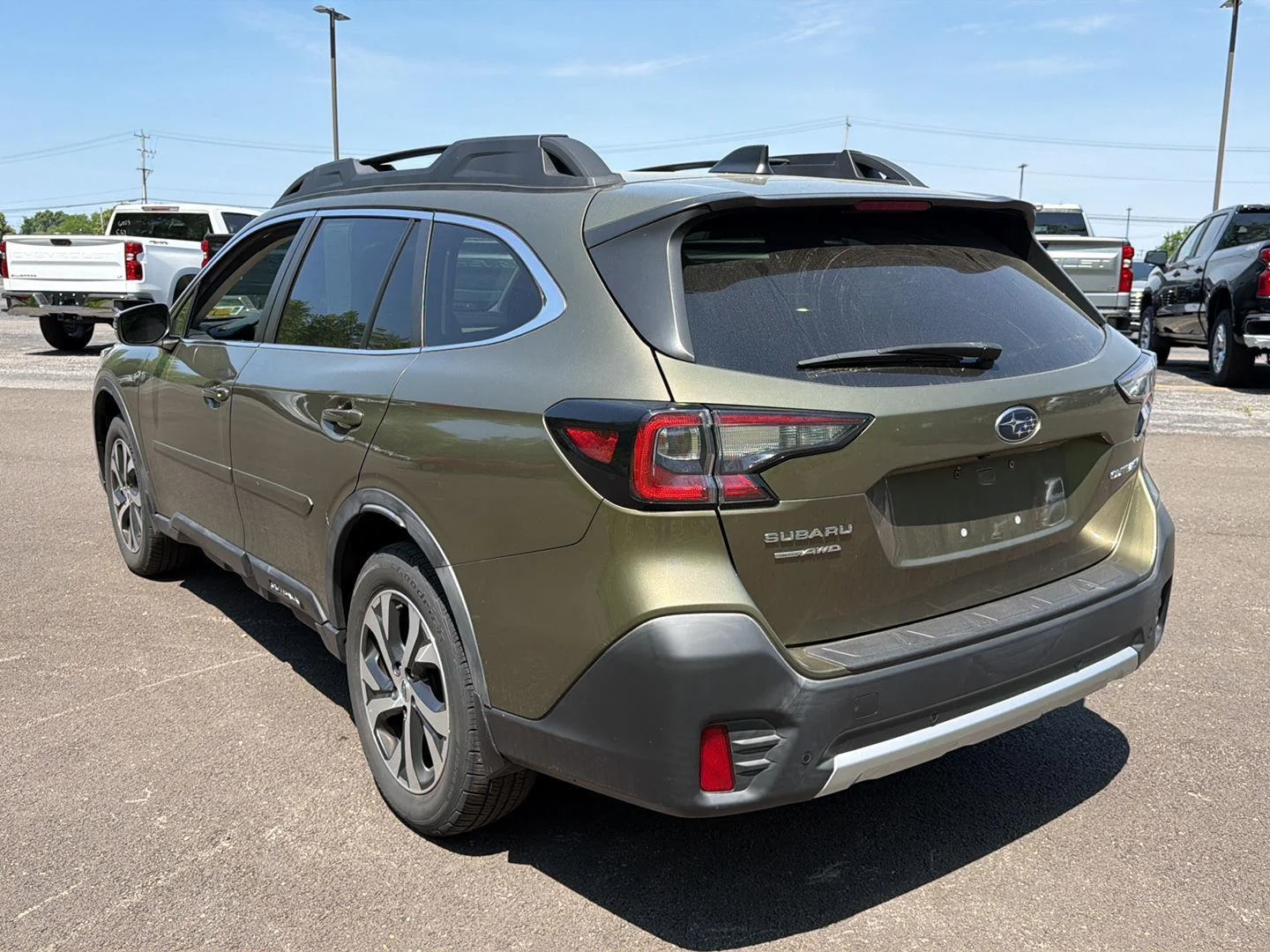 Used 2020 Autumn Green Metallic Subaru Limited image 9