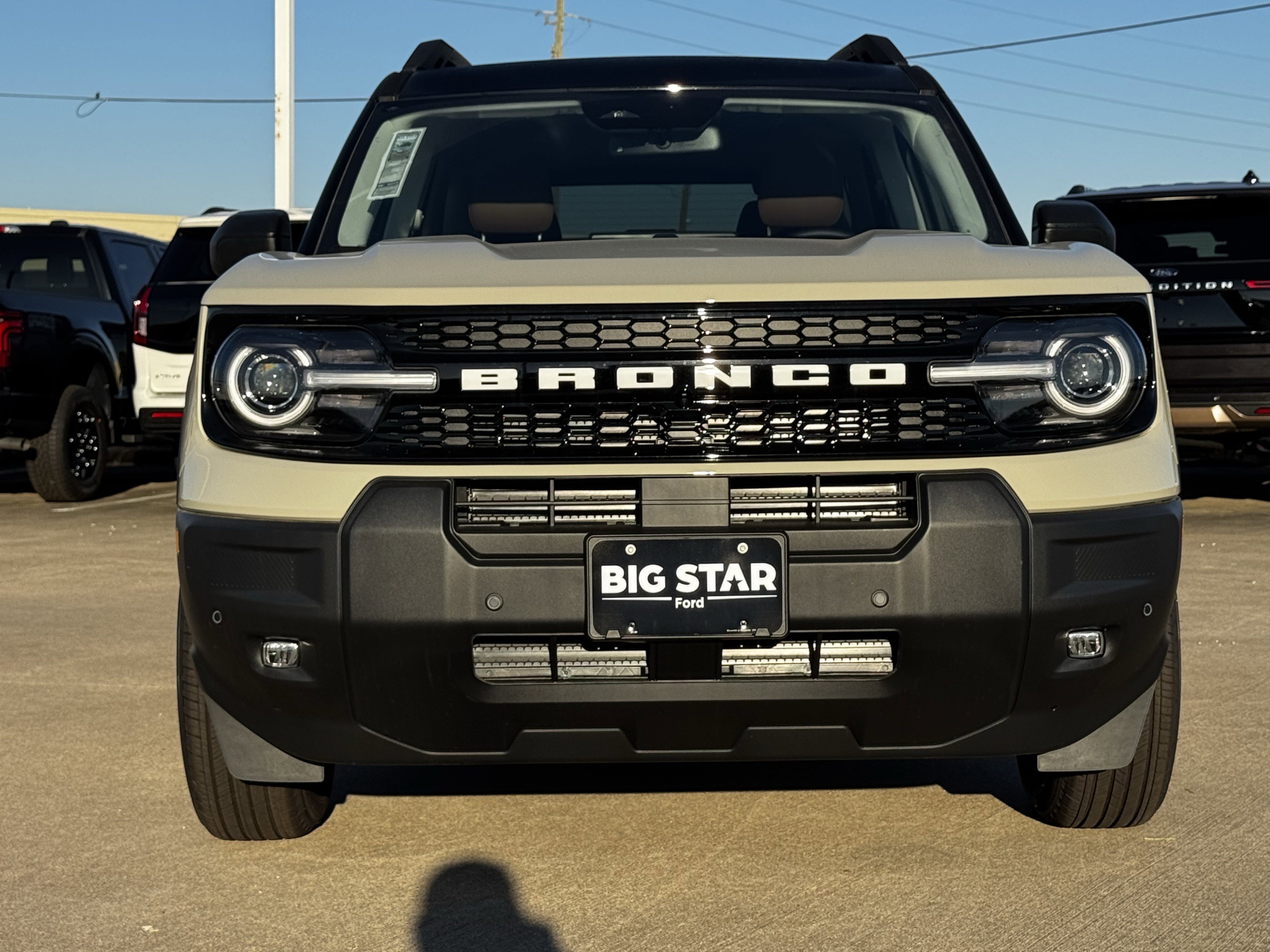 New 2025 Desert Sand Ford Outer Banks image 4
