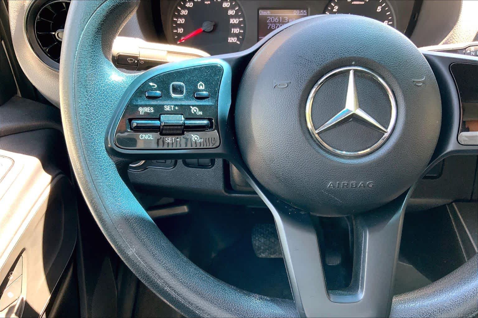 Used 2022 Arctic White Mercedes-Benz  image 25