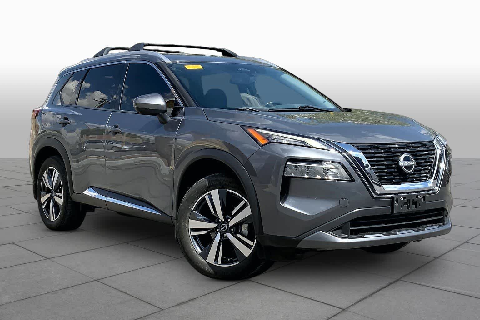 Used 2023 Gun Metallic Nissan SL image 3