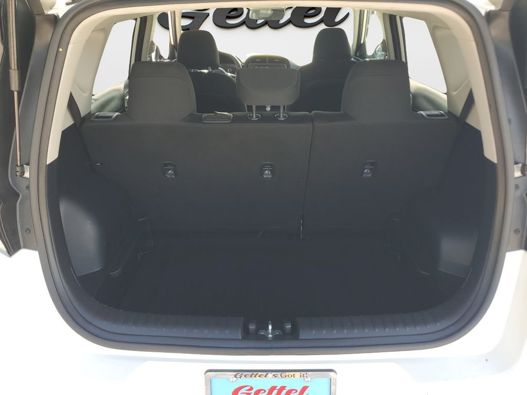 Used 2024 White Kia LX image 9