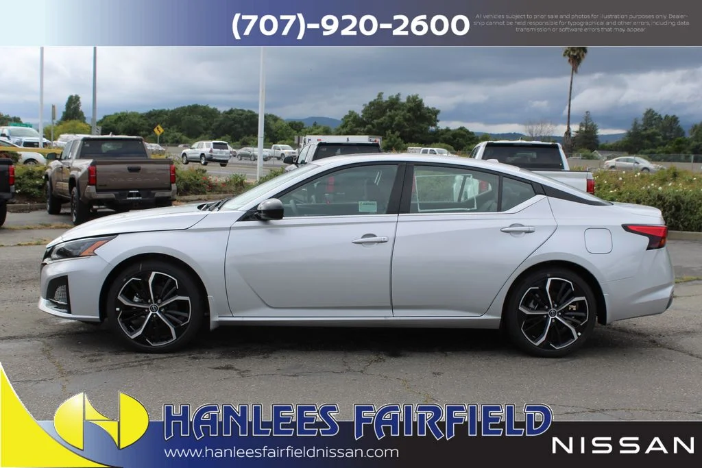 New 2025 Silver Nissan 2.5 SR image 2