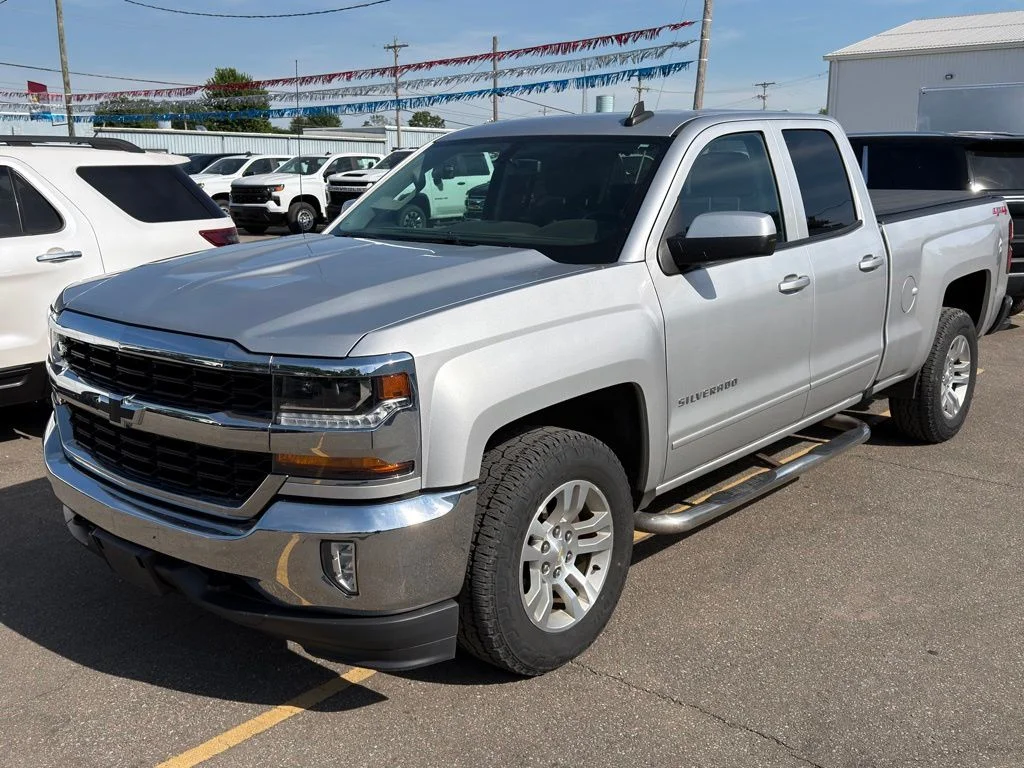 Used 2019 Silver Chevrolet LT image 4