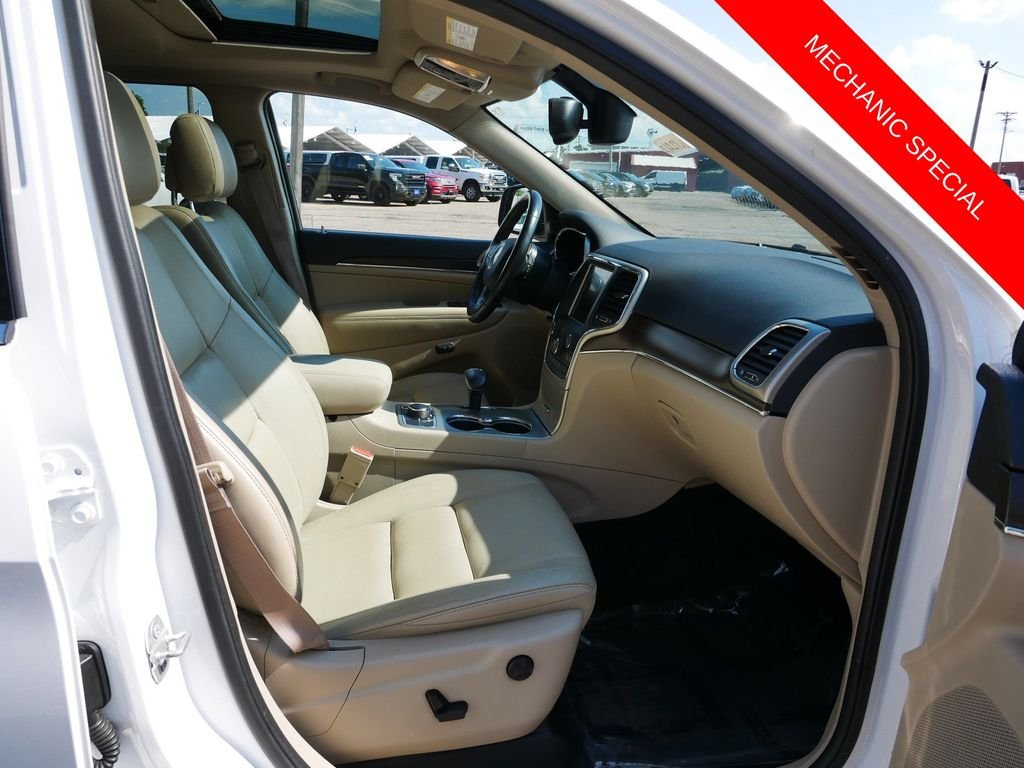 Used 2015 White Jeep Limited image 8