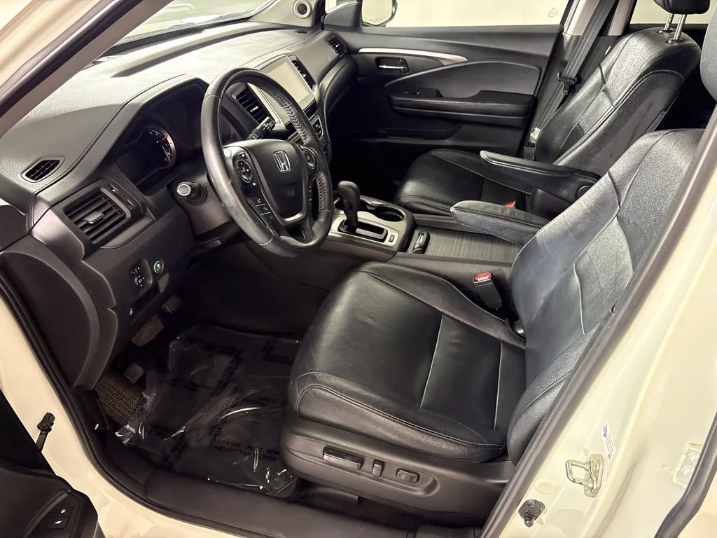 Used 2017  Honda EX-L image 27