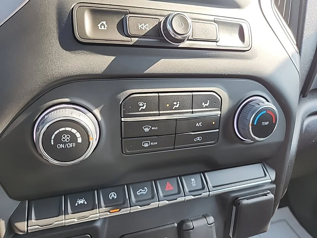 Used 2023 Gray Chevrolet Custom image 26