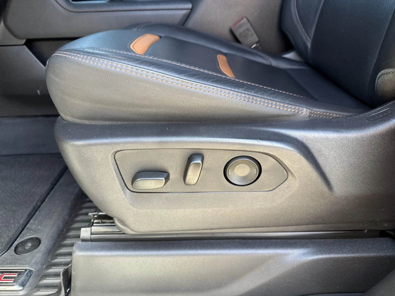 Used 2024 Thunderstorm Gray GMC AT4 image 12