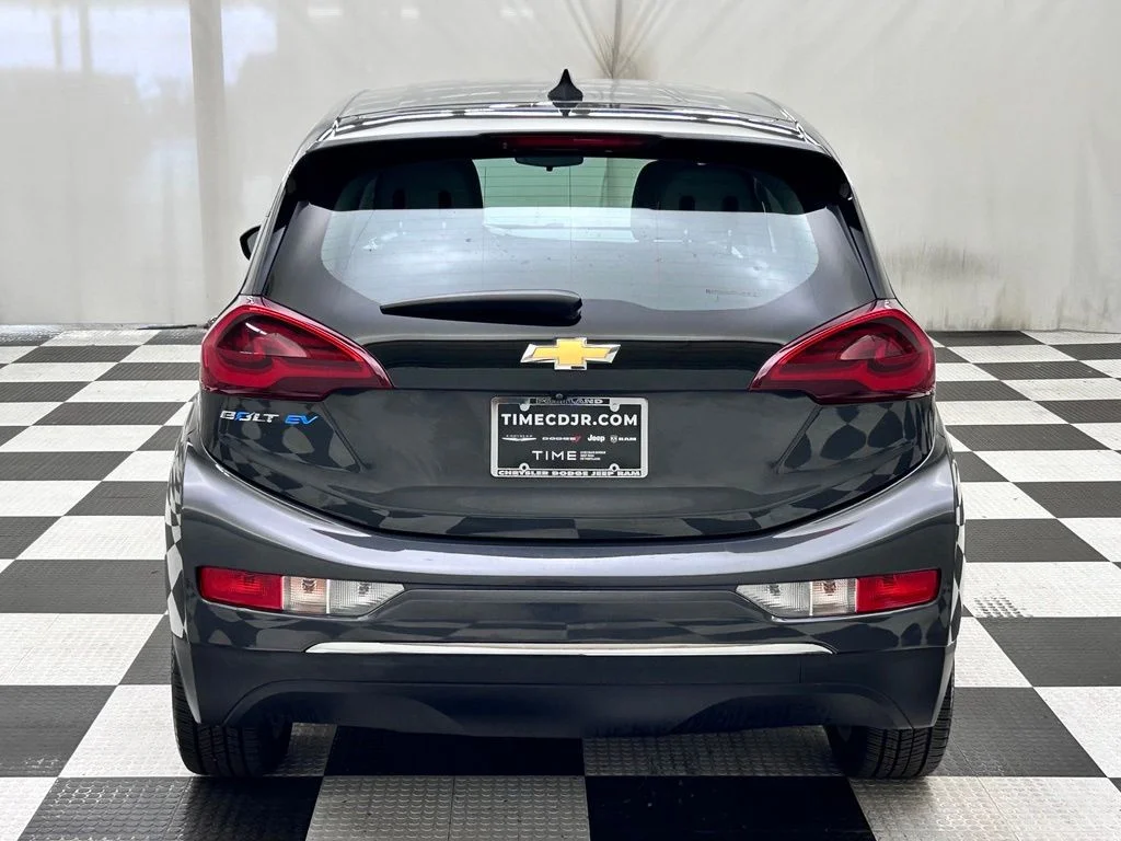 Used 2020 Gray Chevrolet LT image 6