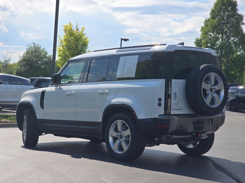 New 2026 Fuji White Land Rover S image 4