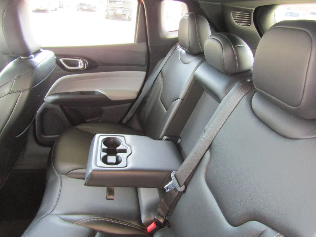 Used 2025 Red Jeep Limited image 31