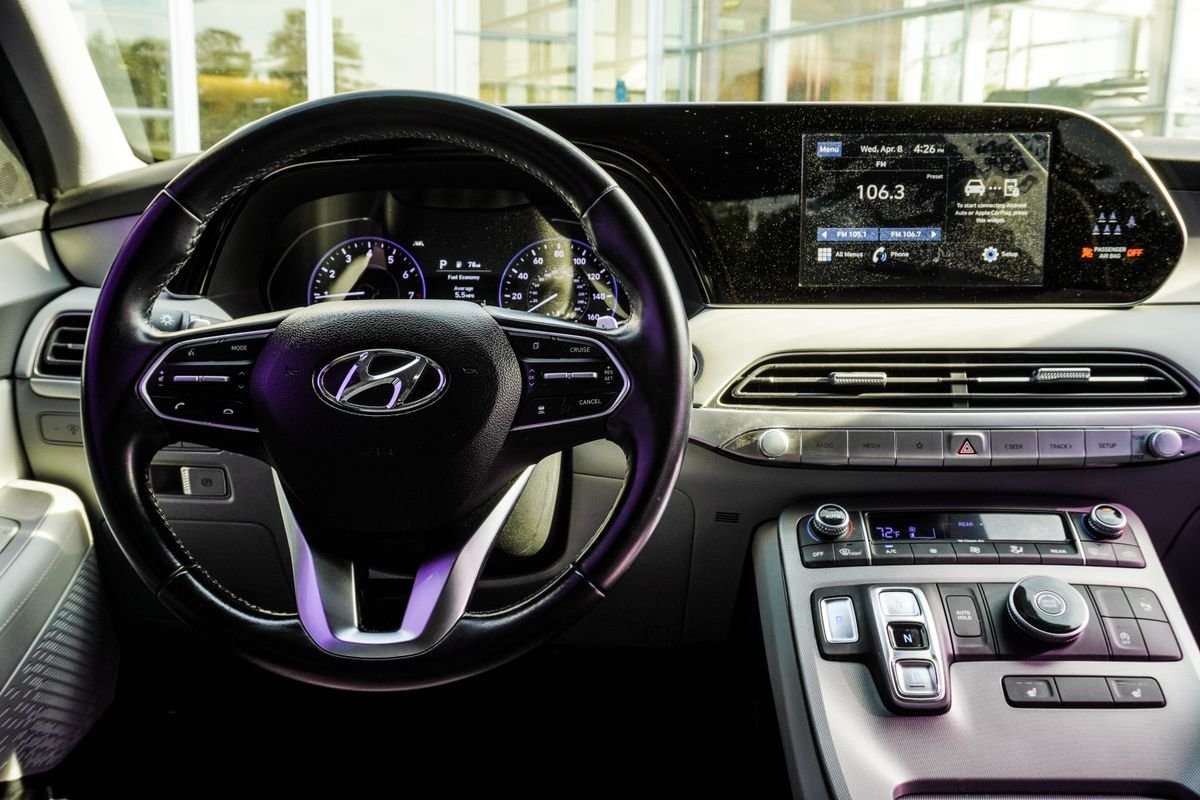 Used 2022 Black Hyundai SEL image 17