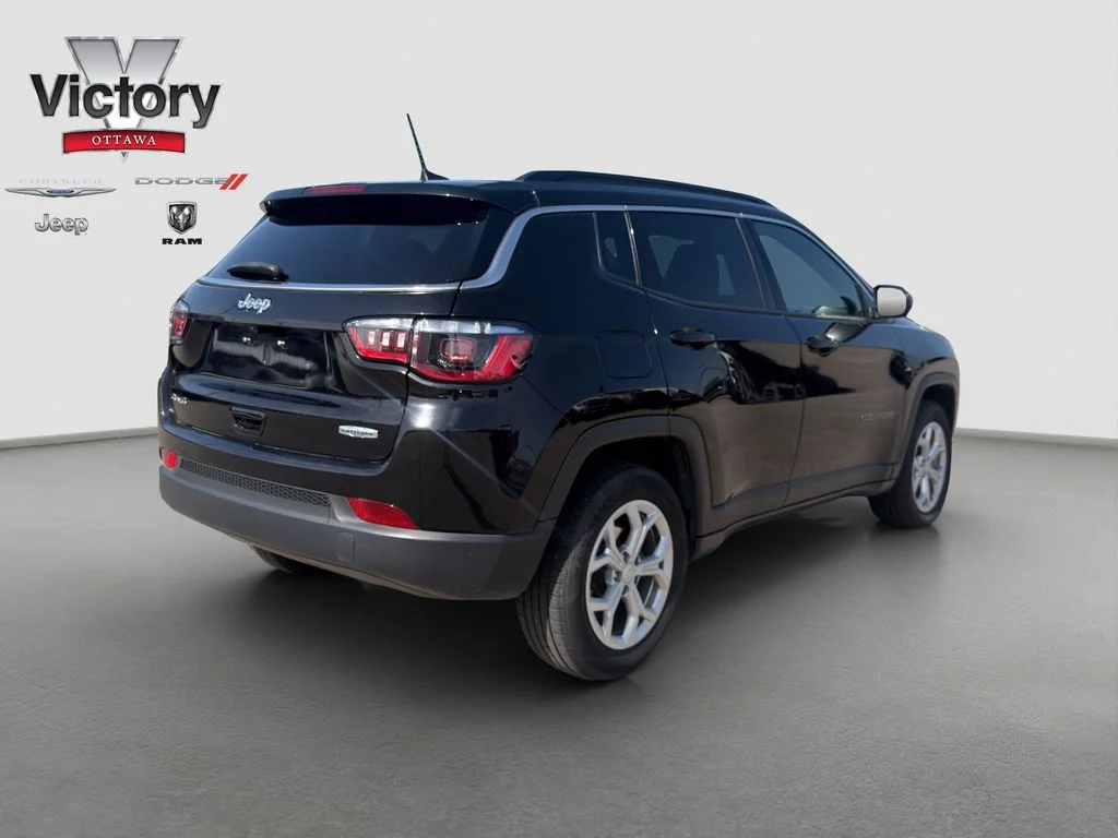 Used 2024 Black Jeep Latitude image 6