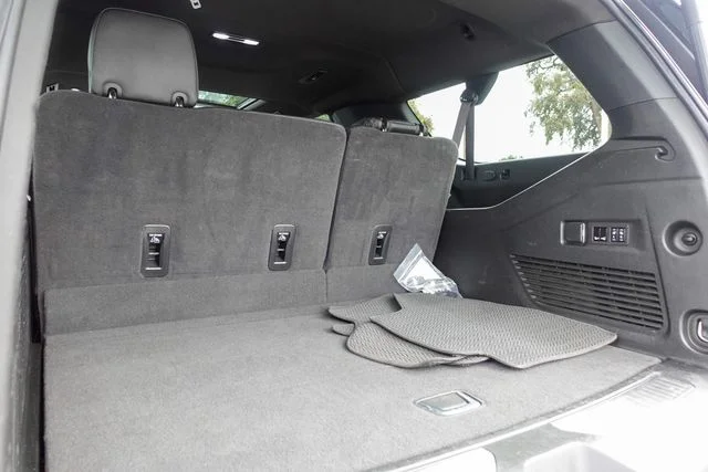 Used 2024 Titanium GMC Denali image 31
