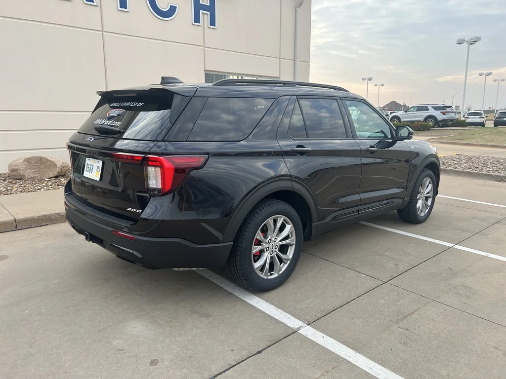 2025 Ford Explorer ST-LINE - Photo 10