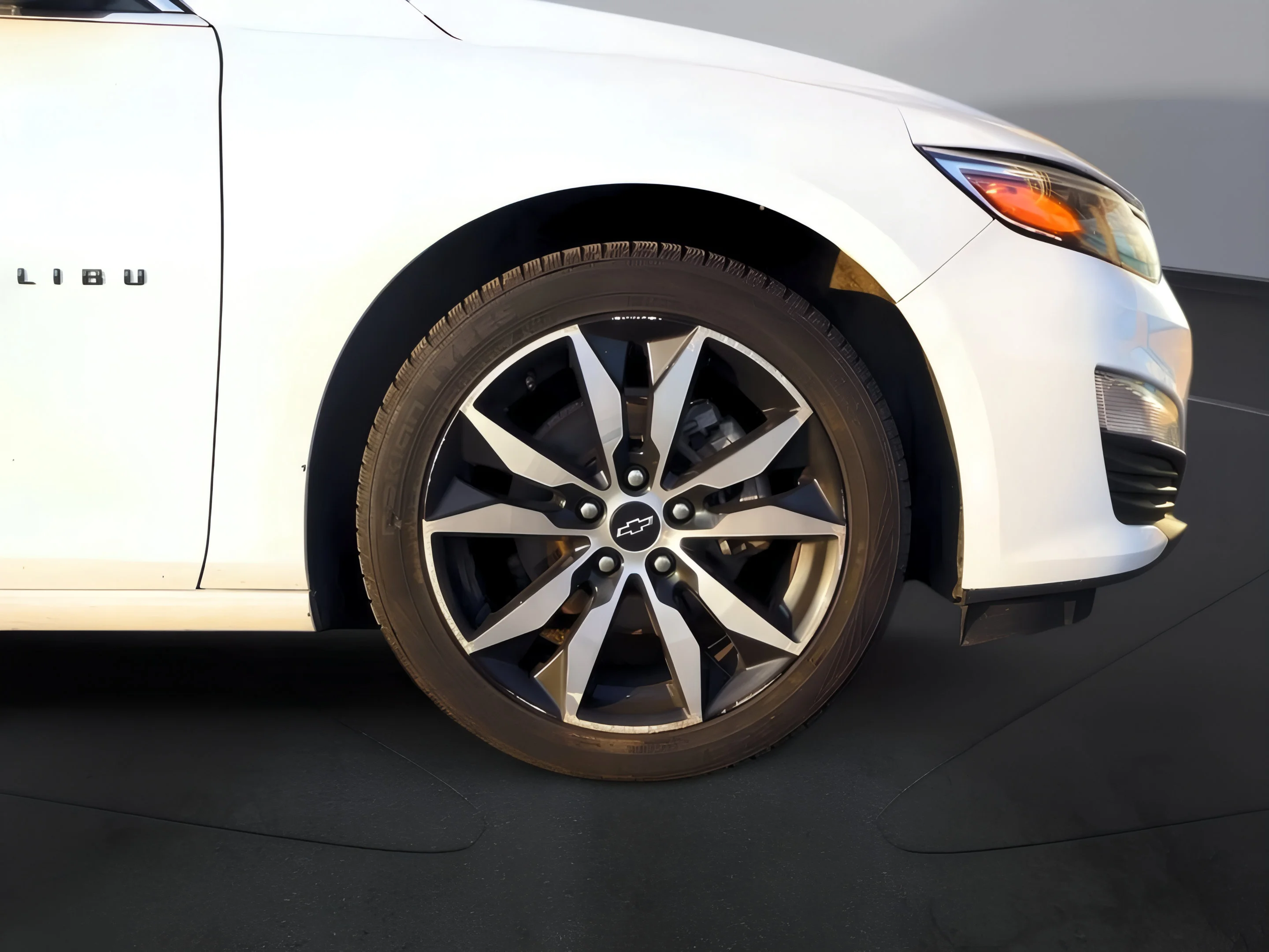 Used 2023 Summit White Chevrolet RS image 26