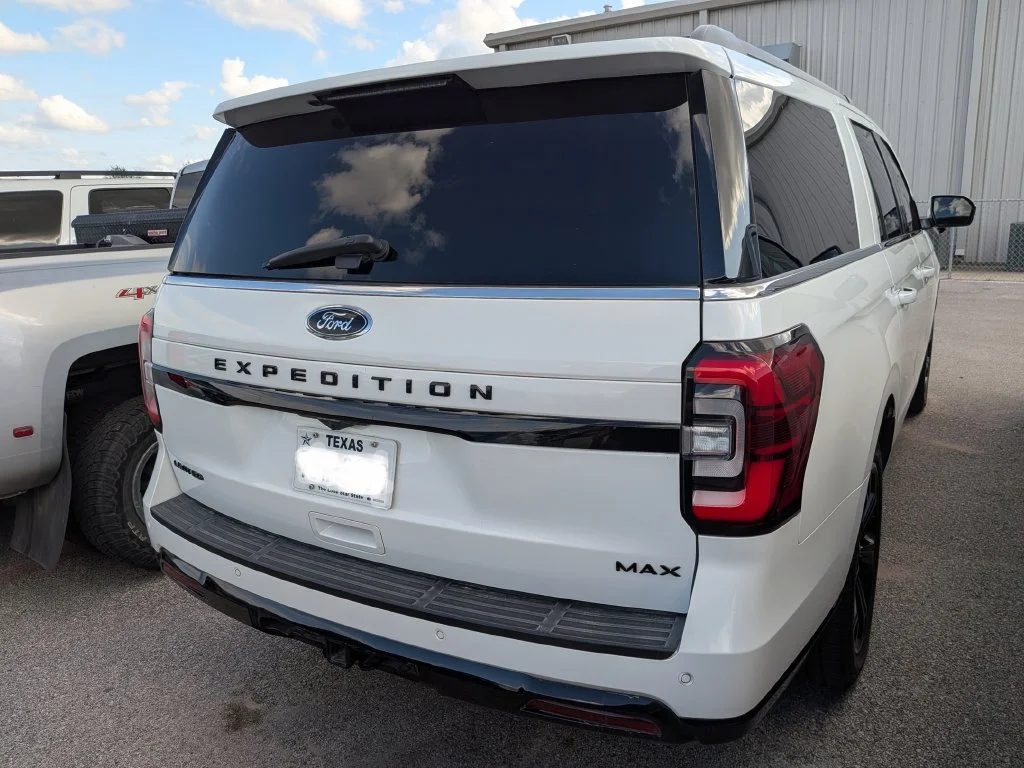 Used 2022 Star White Ford Limited image 13
