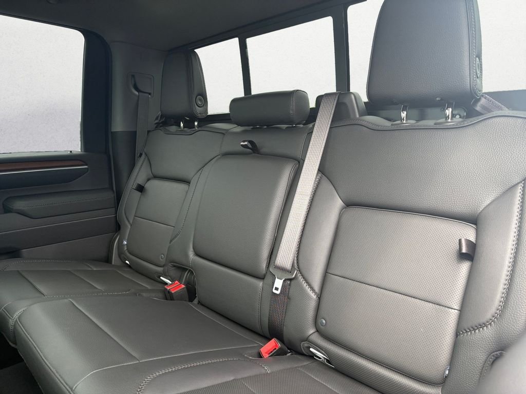 Used 2025 White GMC Denali image 9