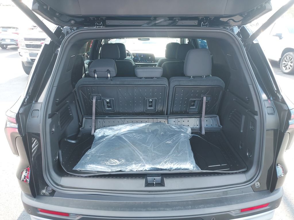 Used 2025 Black Chevrolet LT image 9