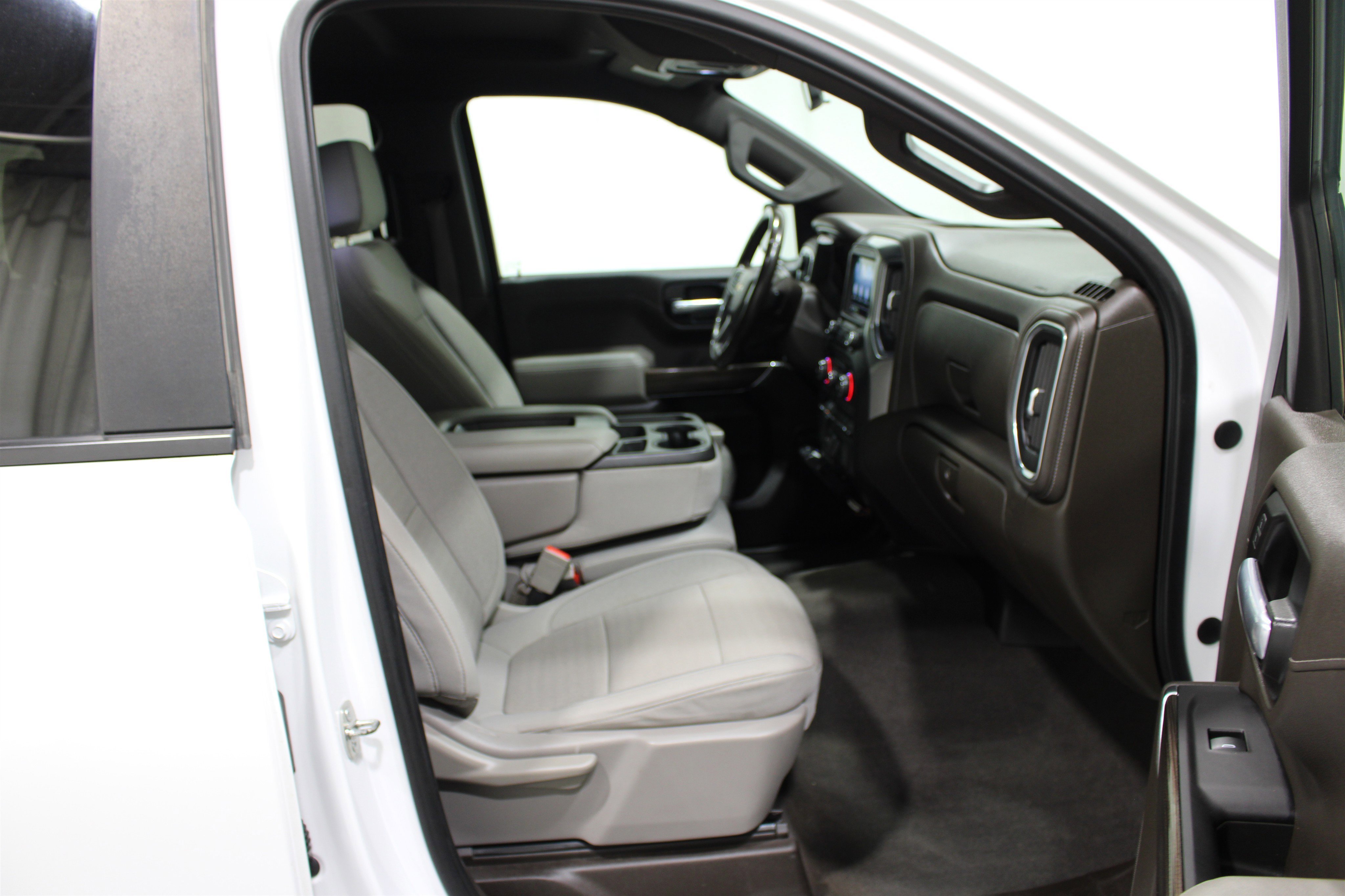 Used 2020 Summit White Chevrolet LT image 24