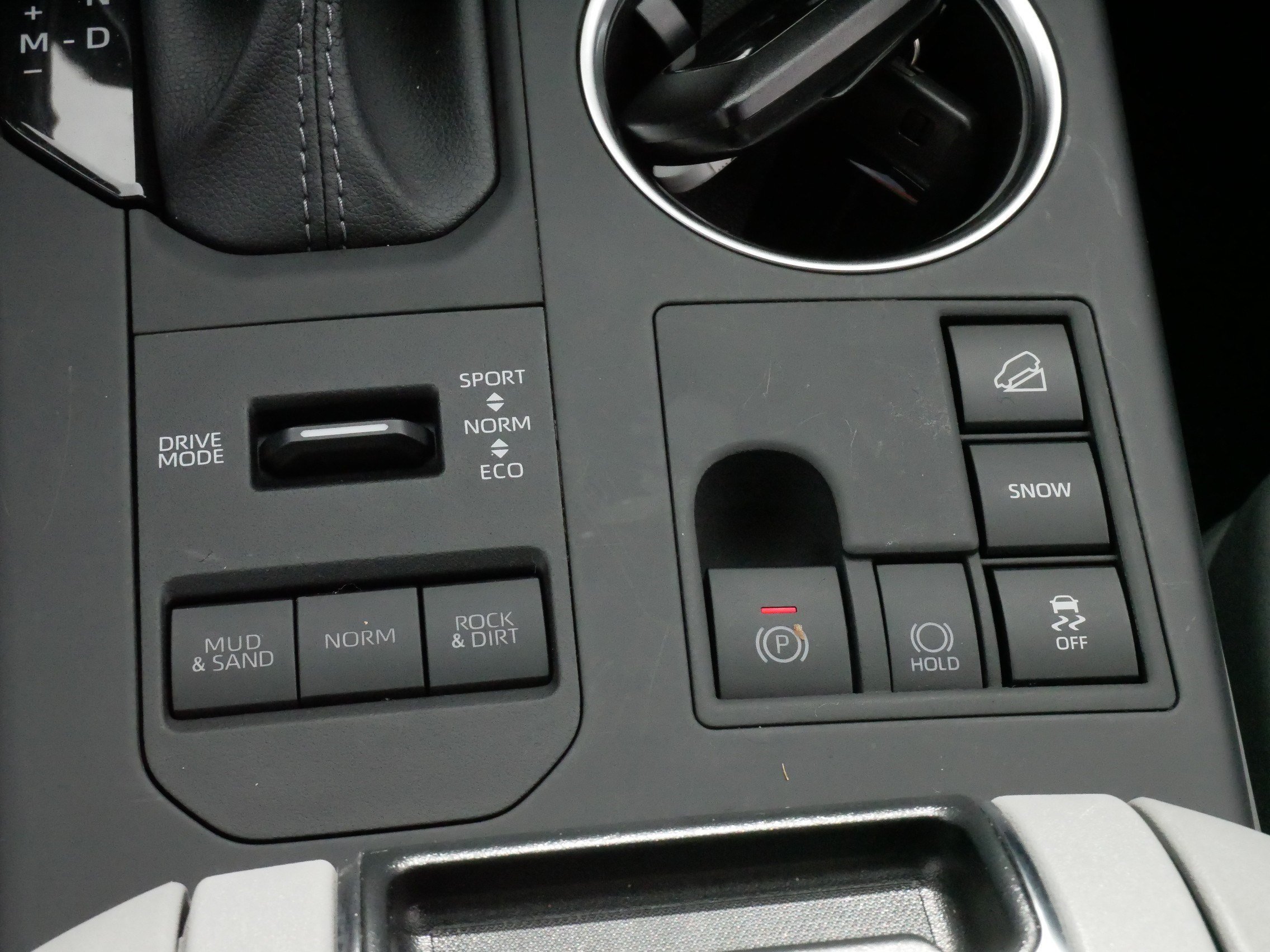 Certified Used 2026 Wind Chill Pearl Toyota XLE image 25