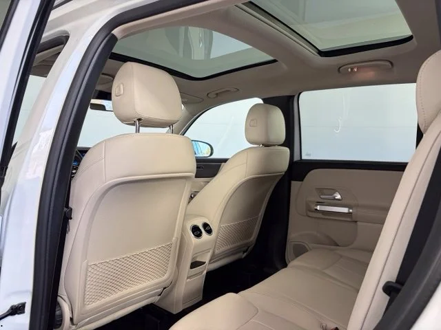 Used 2022  Mercedes-Benz GLB 250 image 36