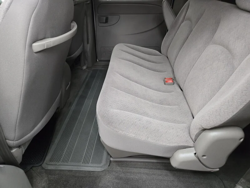 Used 2003 Silver Chrysler LX image 8