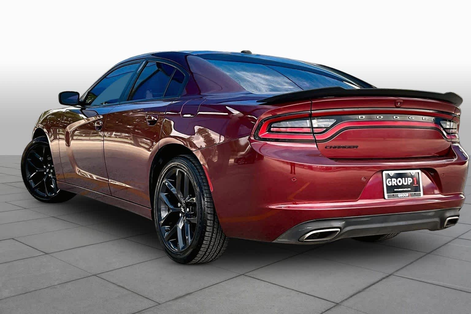 Used 2019 Octane Red Pearlcoat Dodge SXT image 12